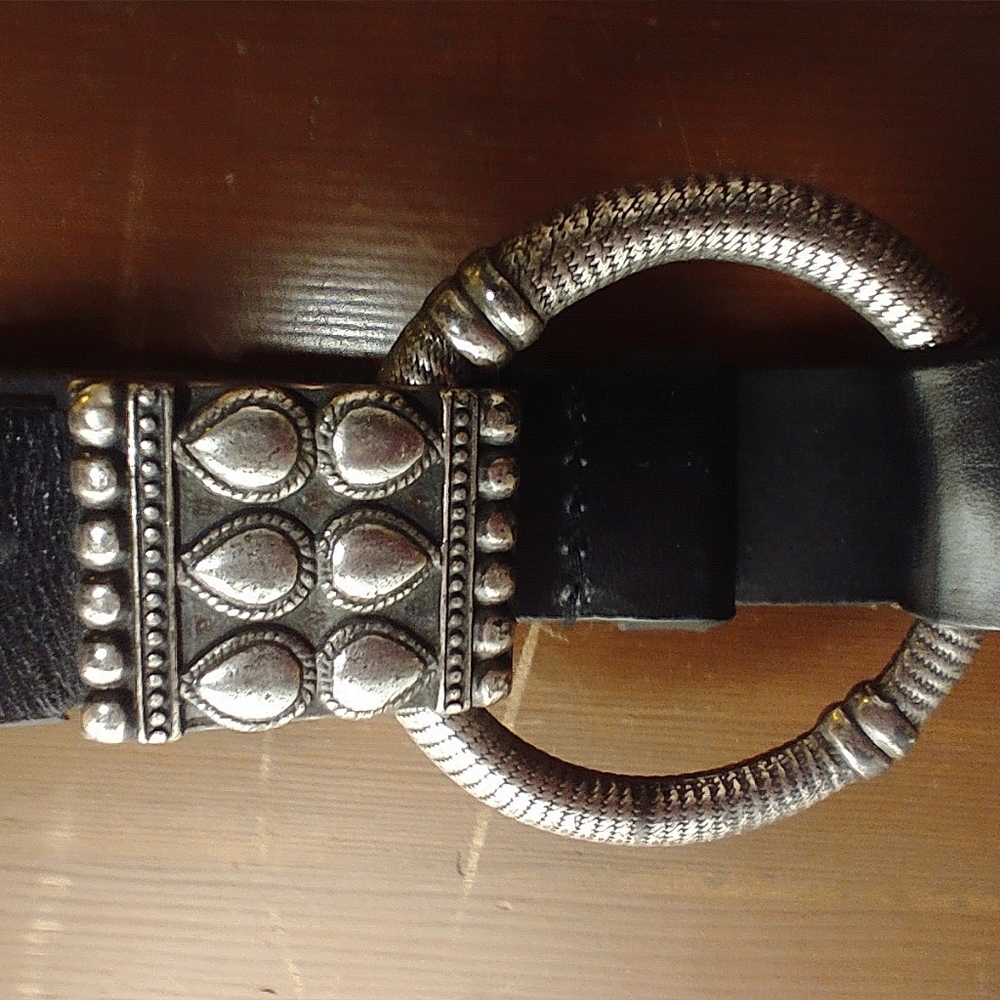 Women's leather belt